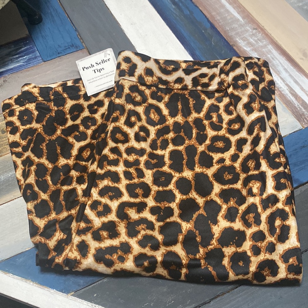 High Waisted Leopard Flare Pants - Picture 3 of 4